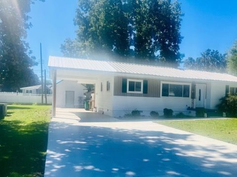 Four Seasons Roofing and Exteriors